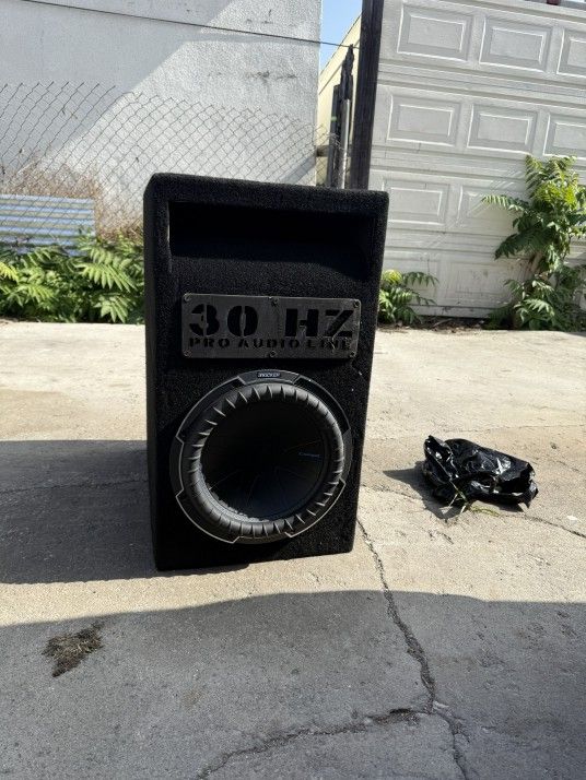 12" Kicker Q series 1,000 Ohms, 1,000 Watts, Competition  Double Board Box