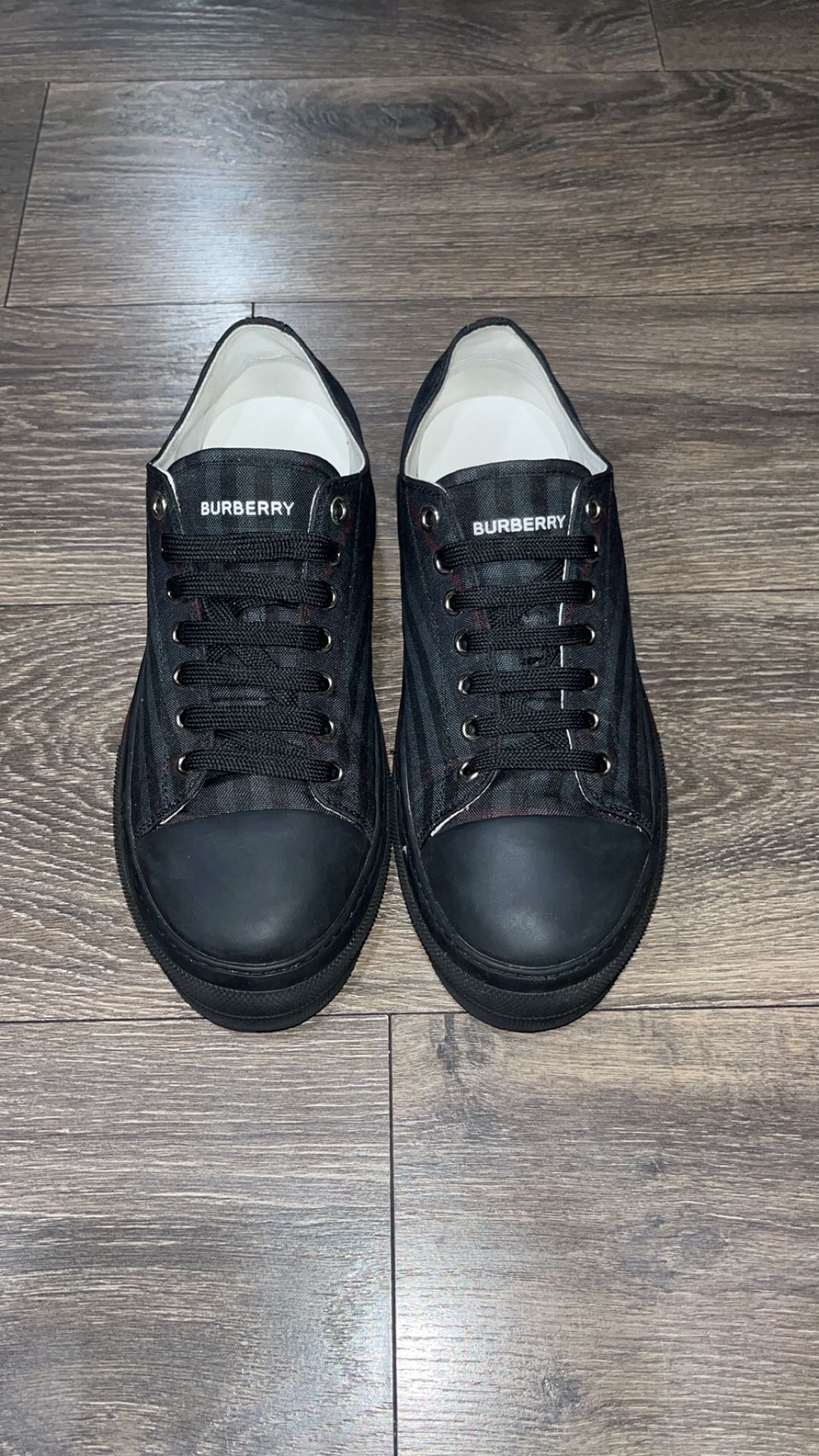 Burberry LT sneaker size 10 