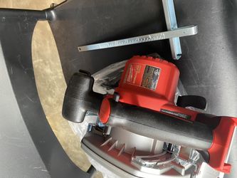 M18 18-Volt Lithium-Ion Cordless 6-1/2 in. Circular Saw (Tool-Only)