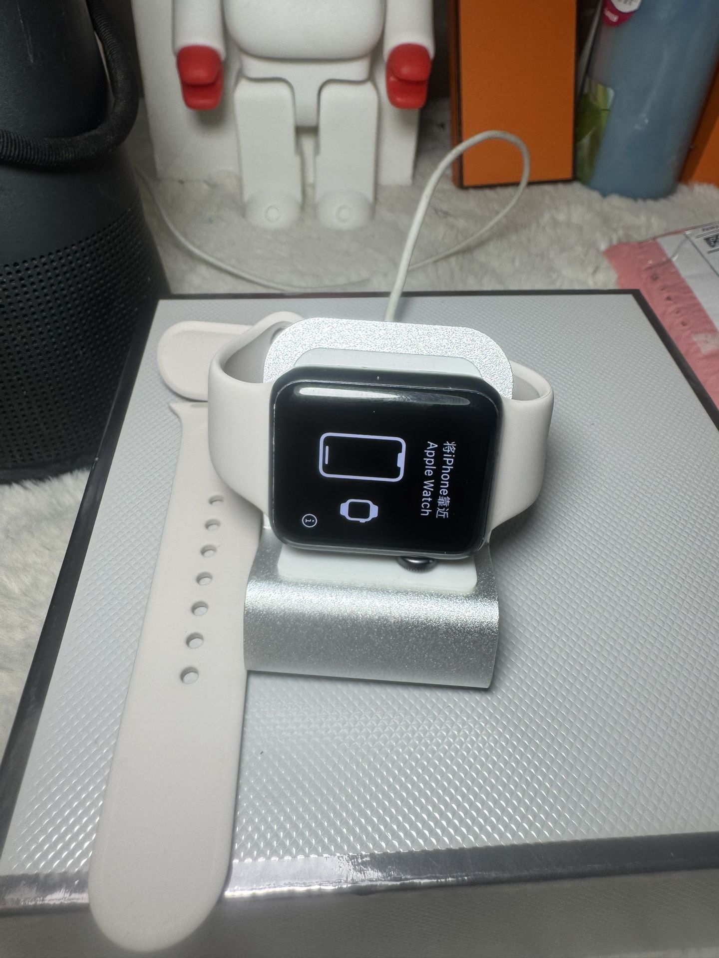 Apple Watch series 3 38mm Gps + extras. Read