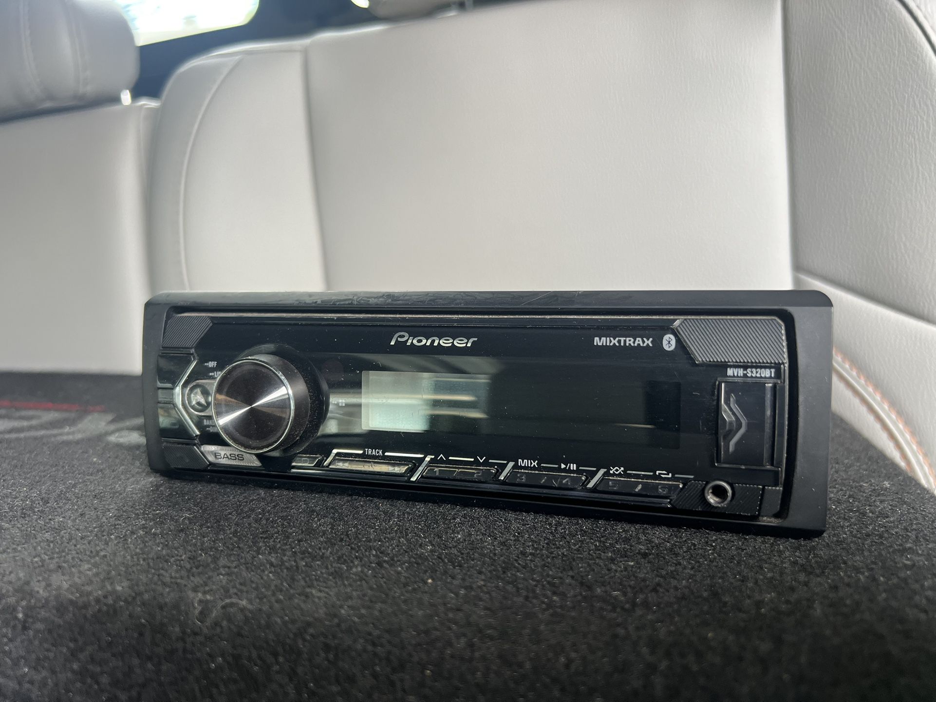 Single Din Pioneer Car Stereo Unit