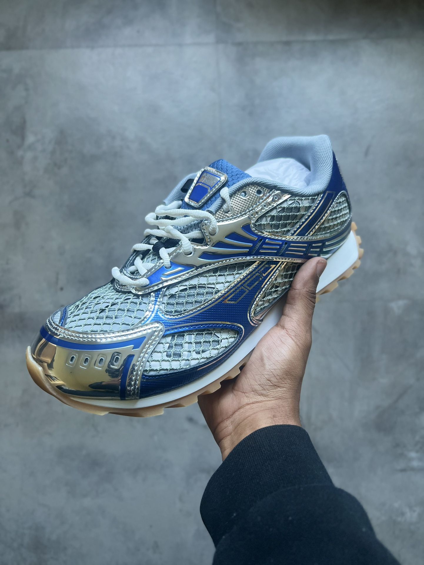 Bottega Veneta Sneaker –($1,000+) 🔥