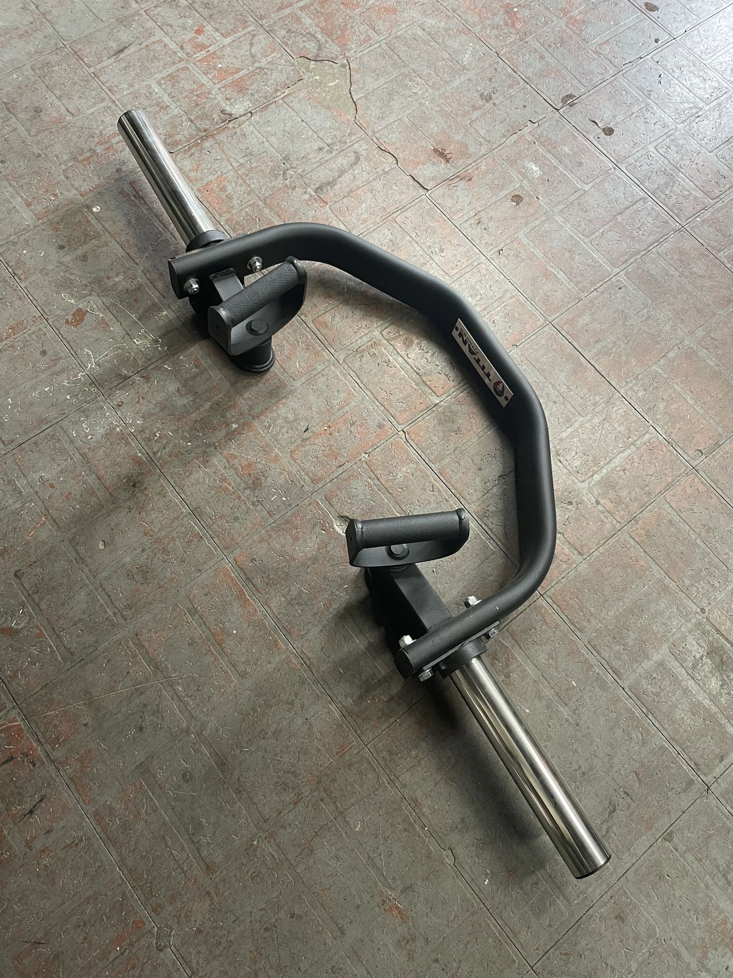 Titan Fitness Tricep Bar