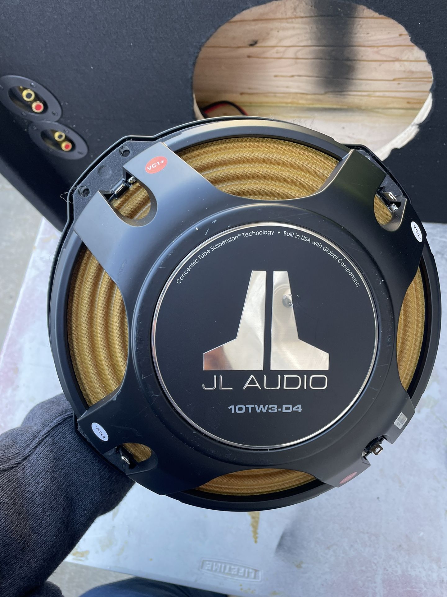 JL AUDIO 10TW3 D4 subwoofer