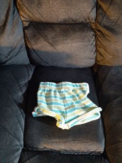 Shorts size 2t