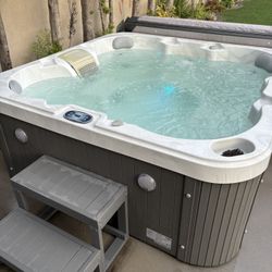 Jacuzzi Hot Tub 