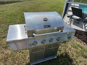 Grill: Nexgrill