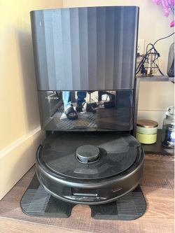 Roborock Qrevo S Robot Vacuum & Mop – Practically New!
