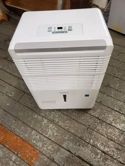 Keystone dehumidifier tasted and in excellent working condition