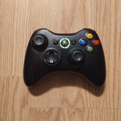 XBox 360 Cordless Video Game Controller..Works Great!