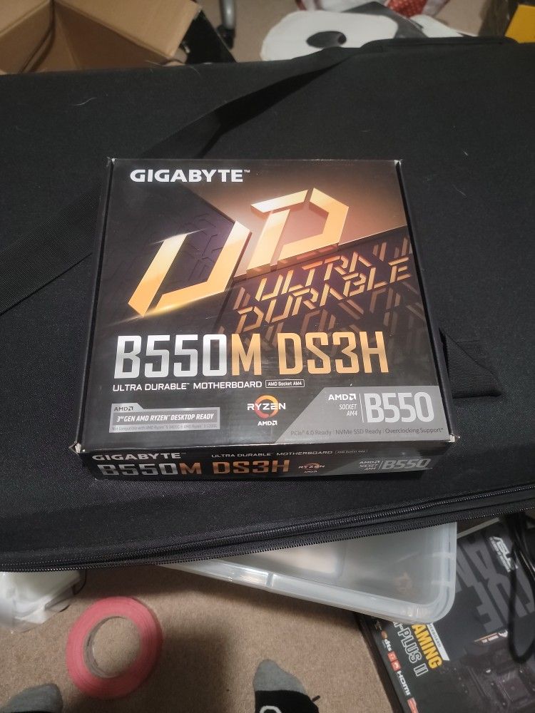 Gigabyte B550M DS3H AM4 mATX Motherboard