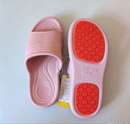 Size 8 Non-slip Slippers   Outdoor Sandals, Women's Anti-slip slipper/ Sandals