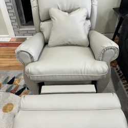 Reclining Armchair With Pillow 