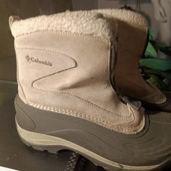 Columbia Cascadian Snowchill Boots Womens Size 8