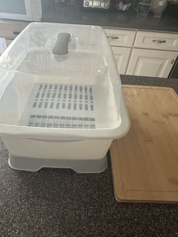 Dish drying Rack With Cover And Draining Tray (New ) And New Cutting Board 