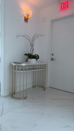 White Marble/ Gold Manicure/ Console Table