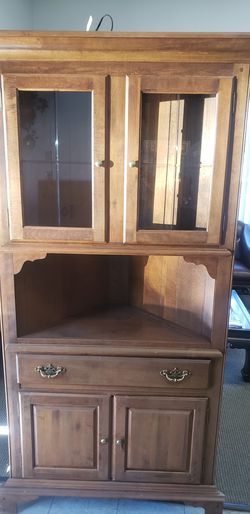 Corner cabinet REAL WOOD!!!! excellent condition