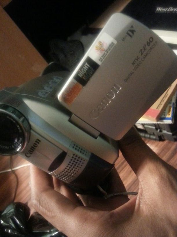 Canon ZR60 680 KP Camcorder w/ extra