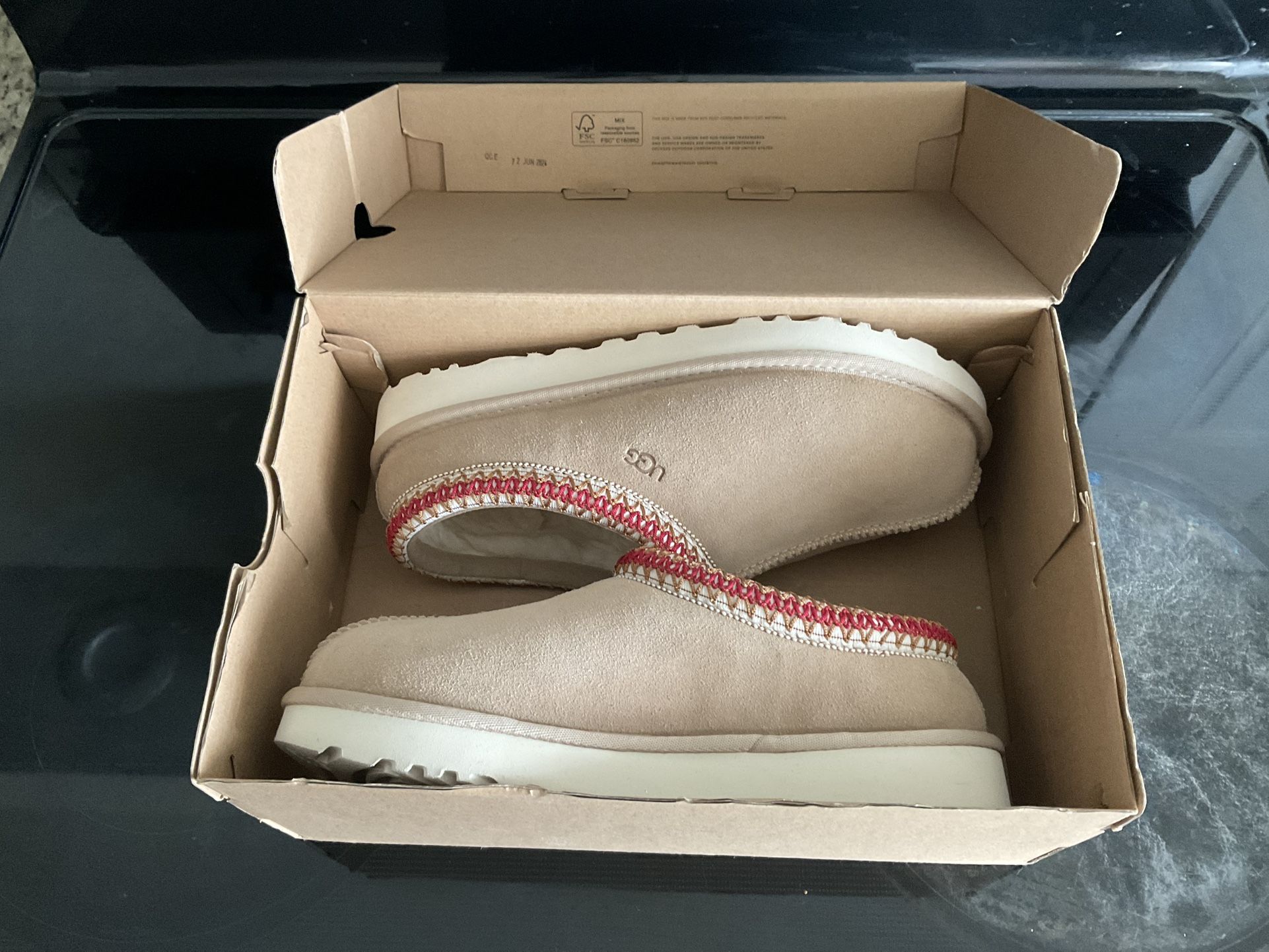 Women’s UGGS Tasman II (Size 8)