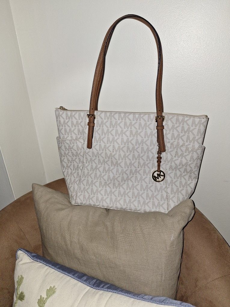      Michael Kors Large  Bag
