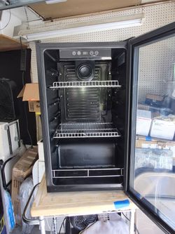 Insignia beverage fridge