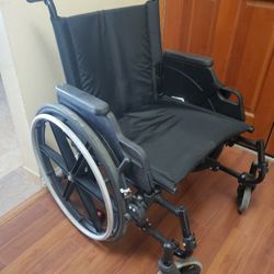 Wheel chair with seatbelt  see description