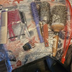 Brushs and combs