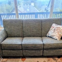 Price Drop! Chic Reclining Couch & Loveseat Set