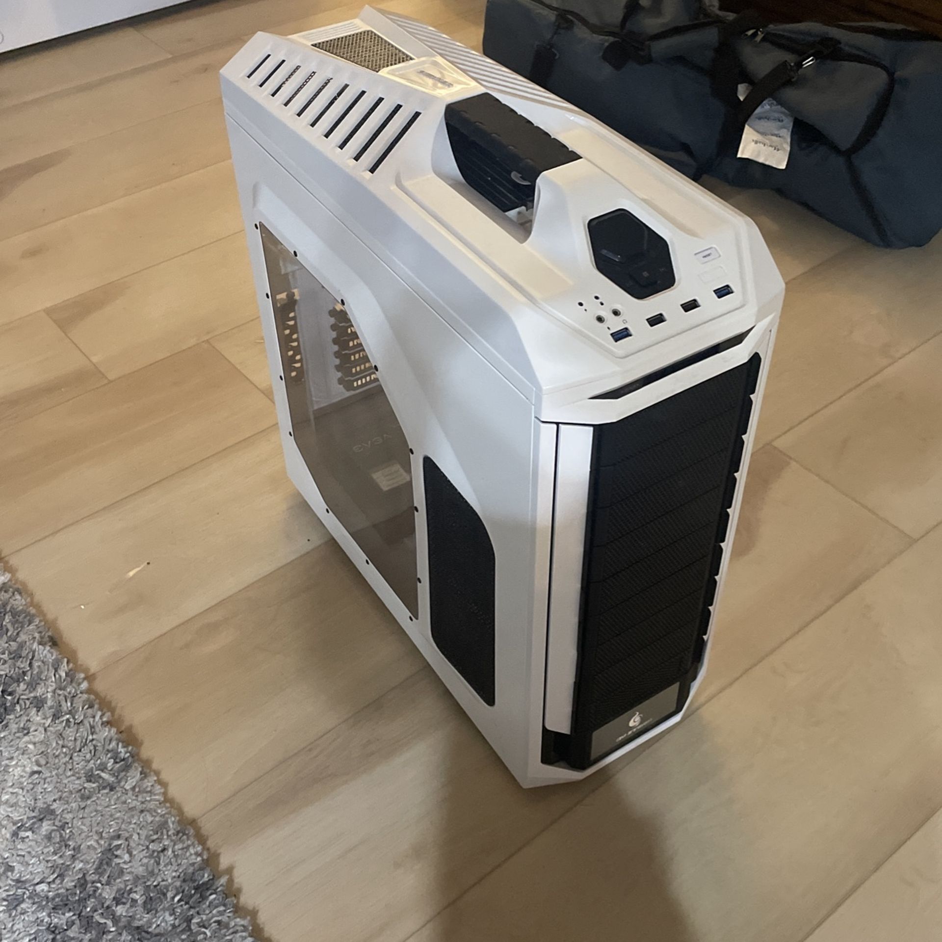 Cooler Master Storm Stryker White And Black Full ATX PC Case with Power Supply, Motherboard, CPU, CPU Cooler