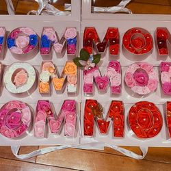 eternal roses mother’s day box