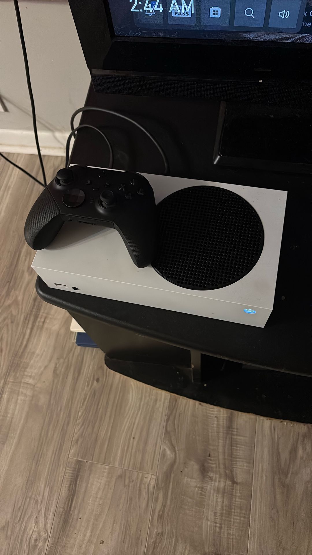 Xbox Series S and Elite Controller
