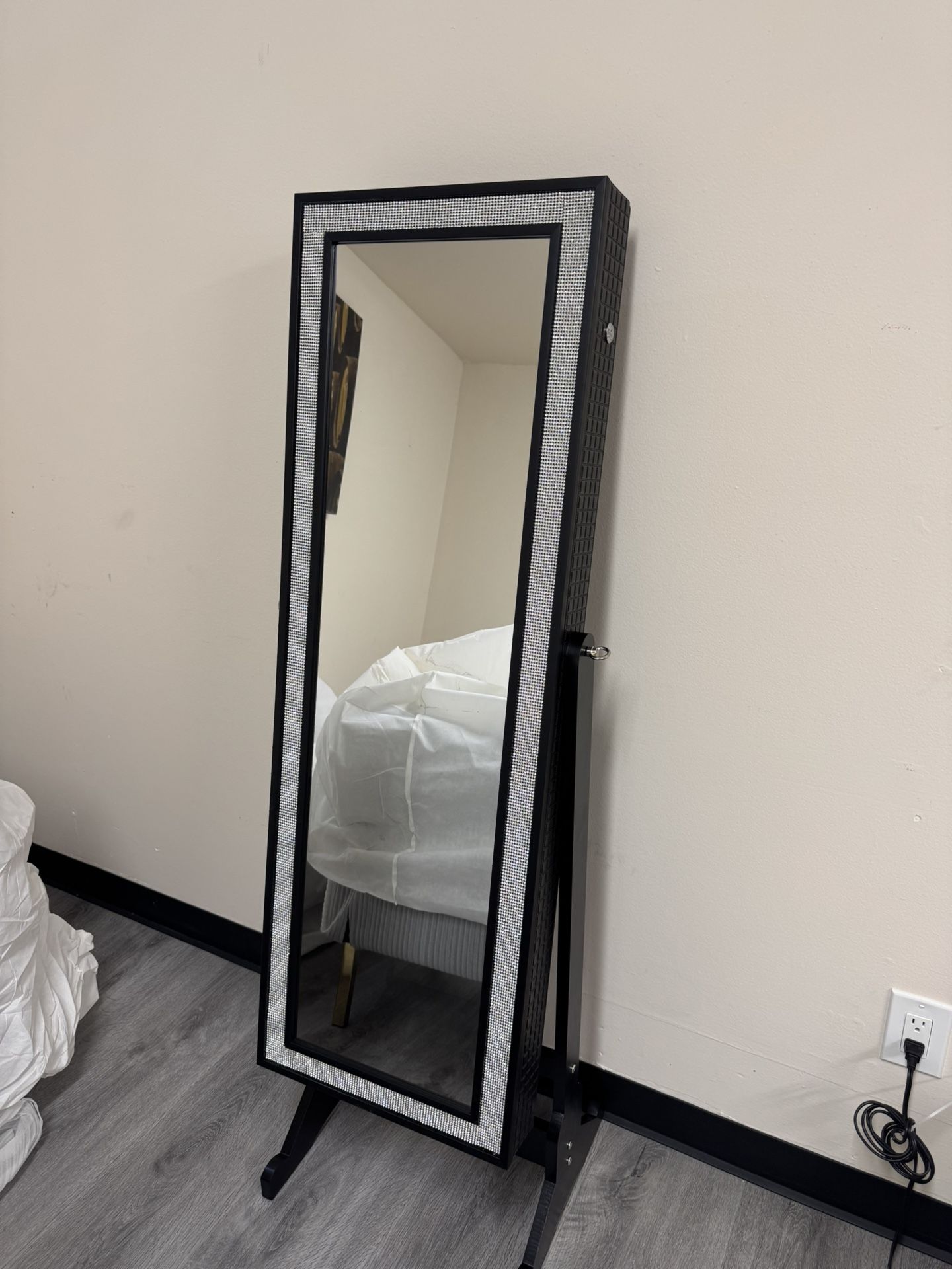 Jewelry Stand Mirror ✨ Brand New In Box