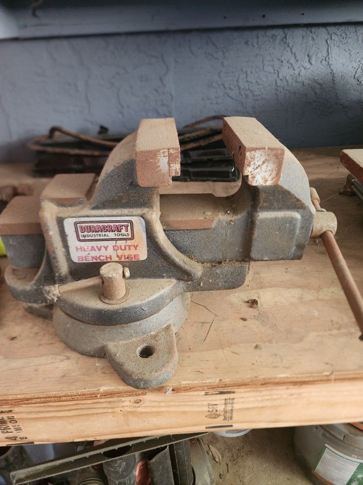 Duracraft Bench Vise
