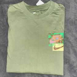 Nike LARGE Men’s T Shirt