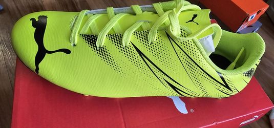 Puma SOCCER CLEATS New 
