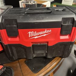 Milwaukee Cordless Vacuum 