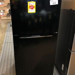 Magic Chef Top Freezer Refrigerator ‼️‼️ P28