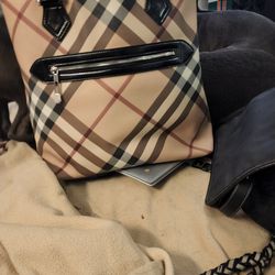 BURBERRY PURSE NWT for Sale in Modesto, CA - OfferUp