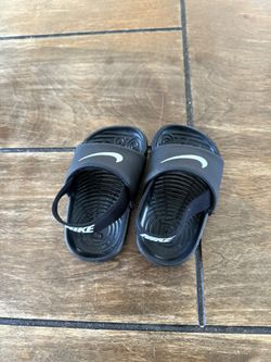 Baby NIKE Sandals NBW nEW