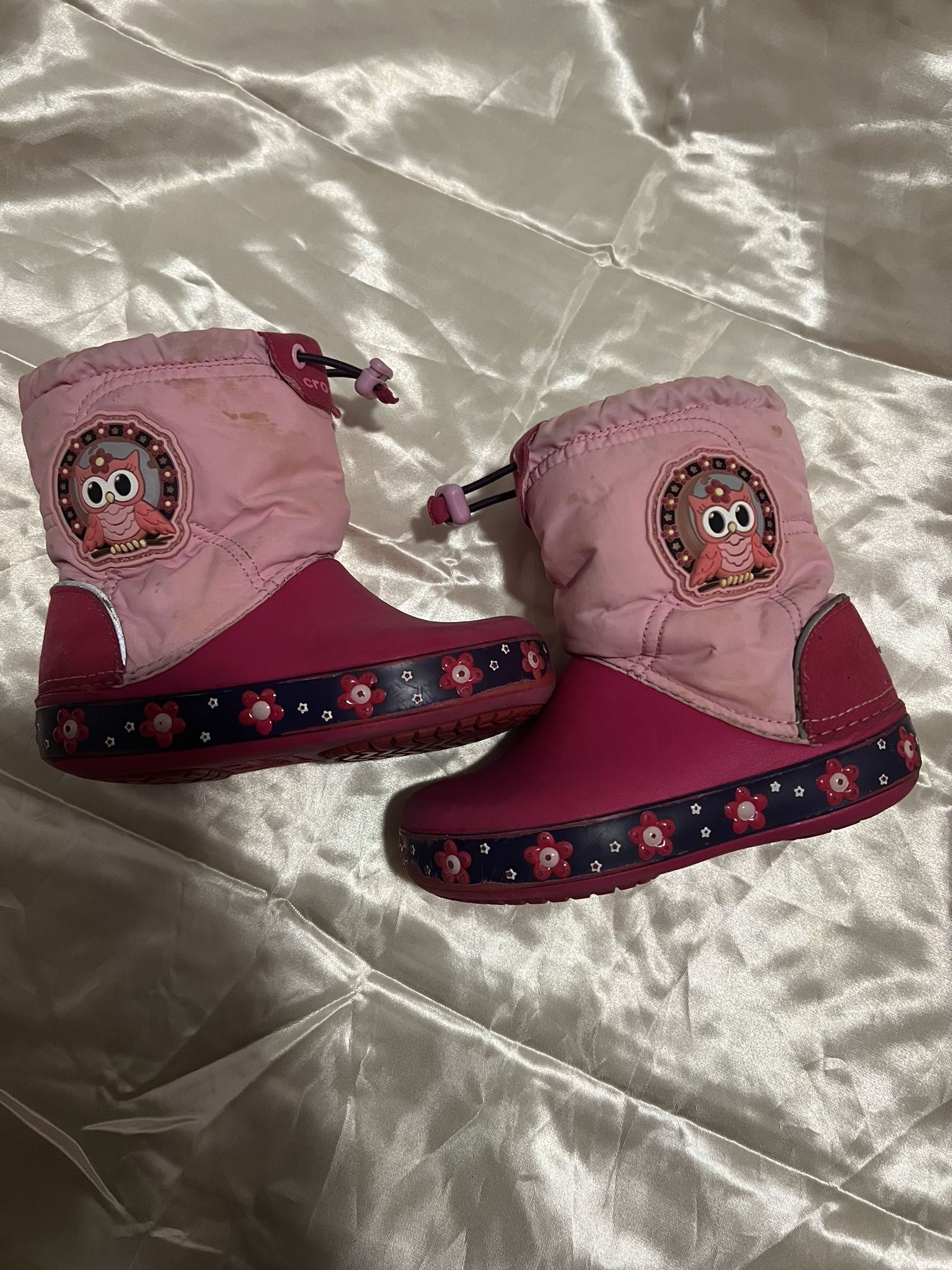 crocs Lights Lodge Point Night Owl Girls Boot in Pink