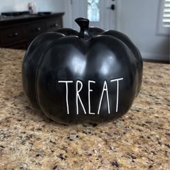 Rae Dunn Large treat pumpkin