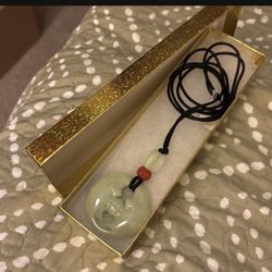 Vintage Jade Kissing Crescent Moon’s Pendant On Black Cord Necklace 