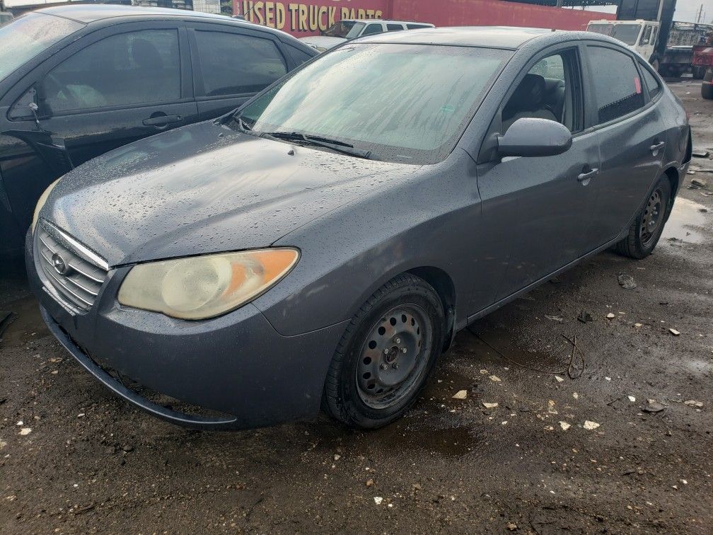 Hyundai elantra for parts out 2008