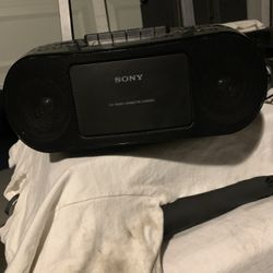 Sony boombox Radio CD player works 
