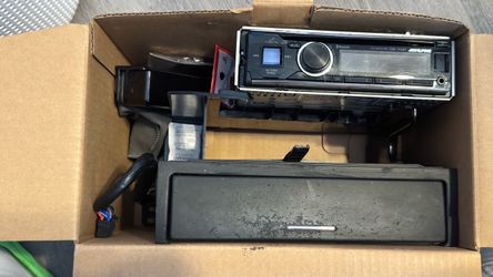 Alpine head unit single DIN