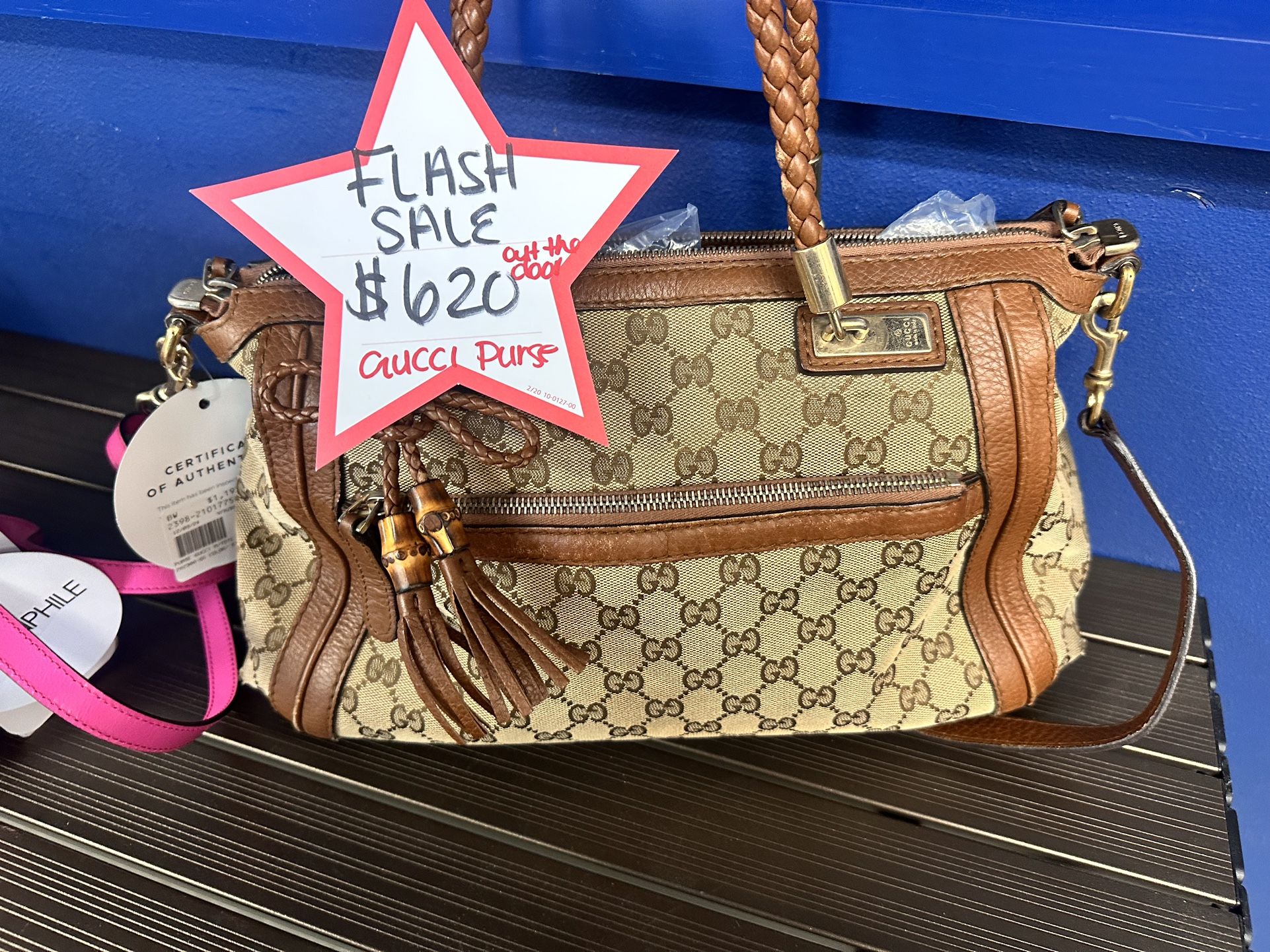 Token Gucci Bag, Seem less Outfit Staple!