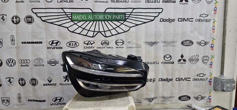2022-2025 HYUNDAI GENESIS GV70 LED HEADLIGHT OEM- RIGHT PASSENGER SIDE