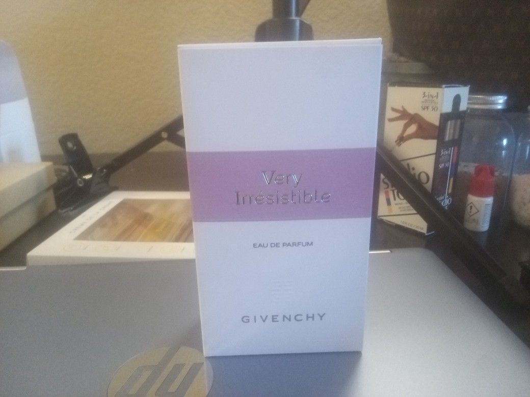 Givenchy Very Irresistible