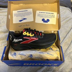 Women’s Disney Ghost 17 Size 9