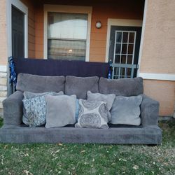 Set Couch That goes With The Anything 